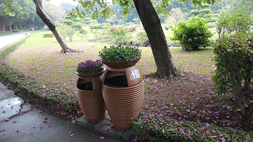  汕頭玻璃鋼花盆垃圾桶，點綴公園好環(huán)境。